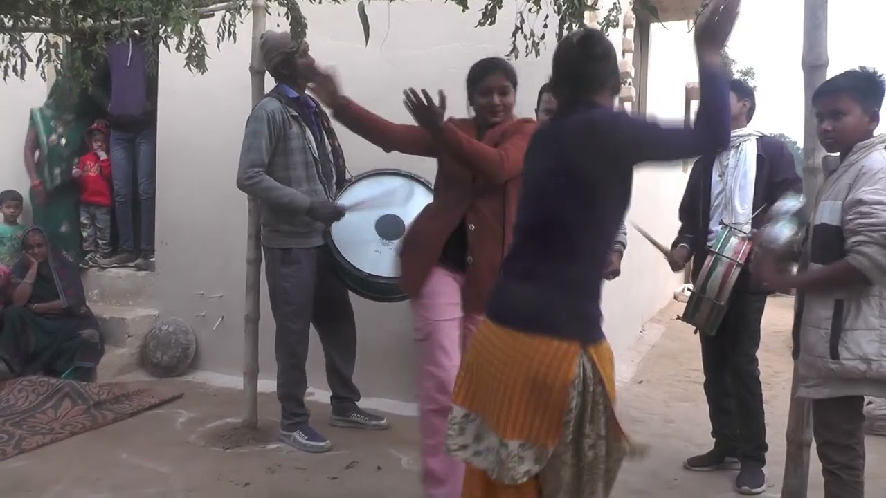 बघेली गर्दा मचाने वाला बैंड बाजा डांस#वायरल#dance#wedding#song#video#funny# Bishnu bagheli video
