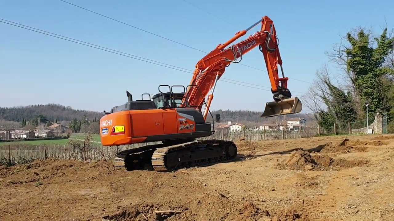 HITACHI ZX240N-7 arranging soil for a new wineyard part 2 - Corno di Rosazzo, Italy