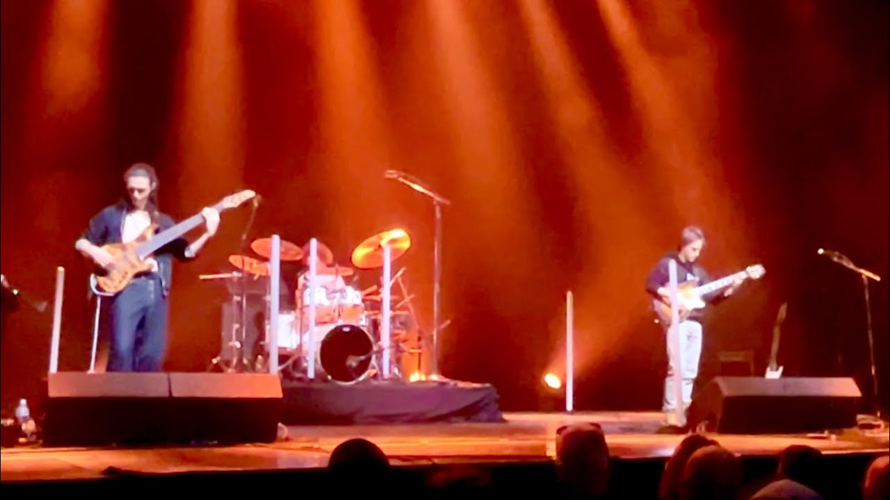 “Solar Wind” live by Matteo Mancuso in Chicago 2026. 