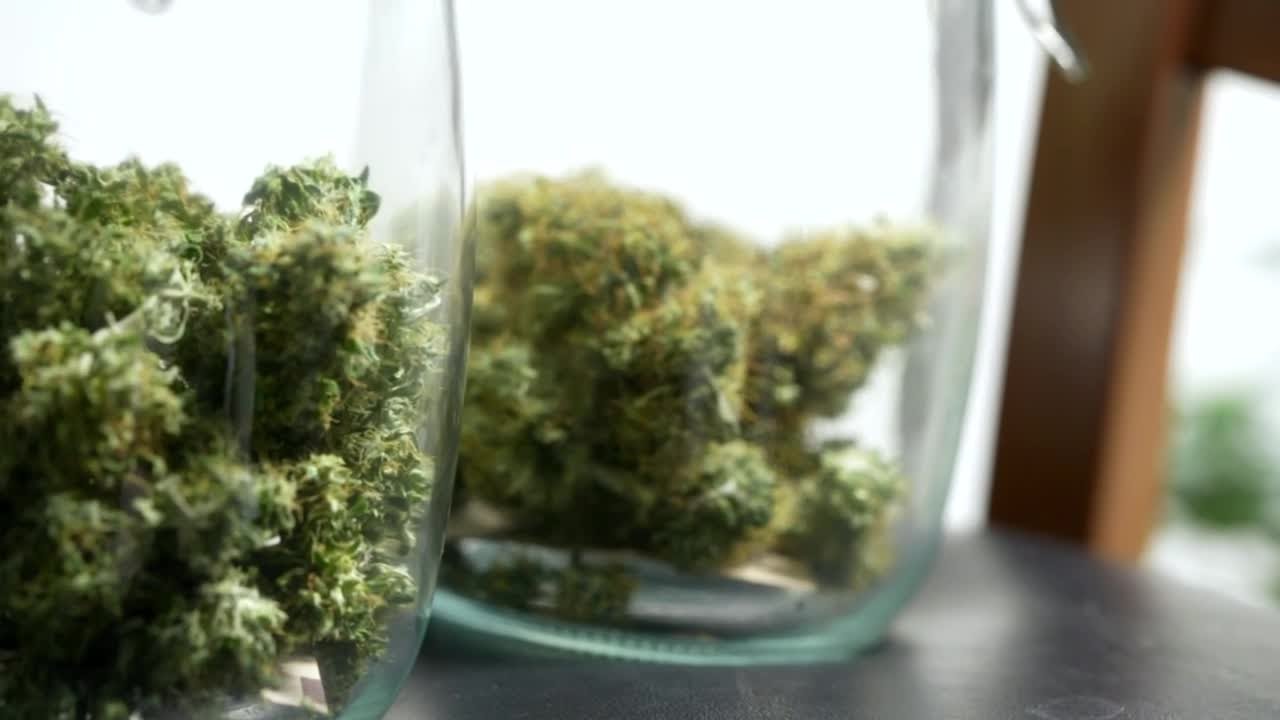 'Team effort' compromise bill on marijuana sales moves forward in Virginia