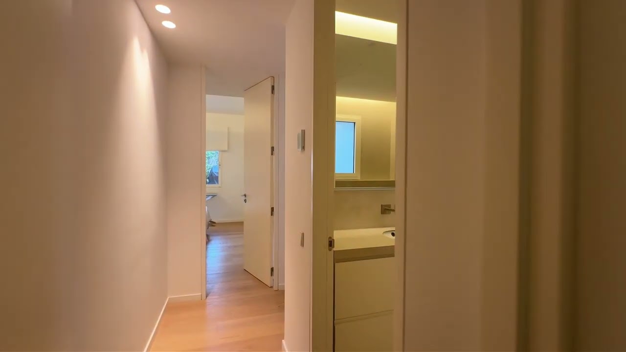 EXCLUSIVO ÁTICO REFORMADO CON AMPLIA TERRAZA EN TURO PARK (BHHS-BCN-0746)