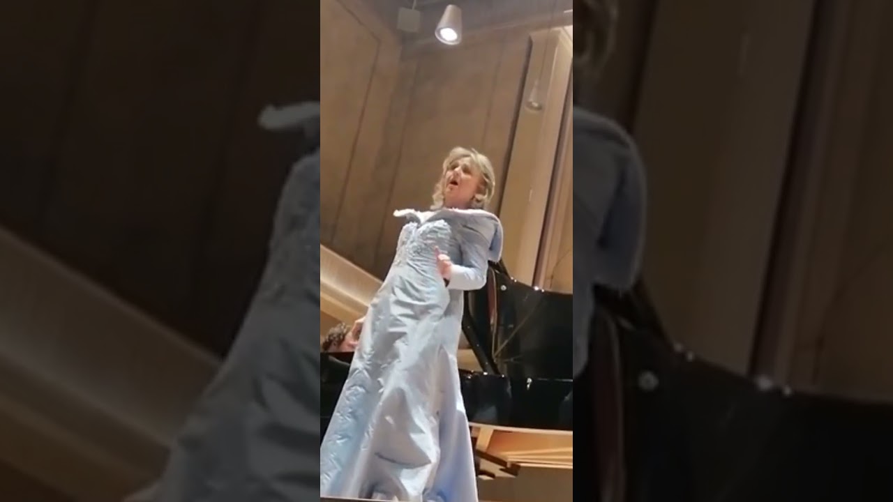 Edita Gruberova -  A.Thomas : A vos jeux, mes amis from Hamlet