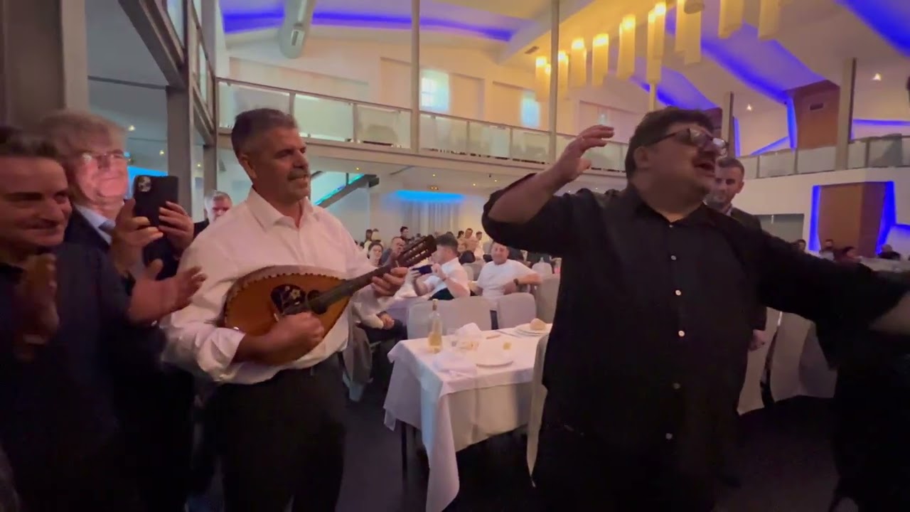 PANAGIOTIS MARKOGIANNAKIS KAI FILOI MANTINADES SE SEV. TITO TAMPAKI