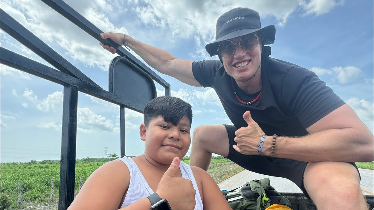 First hitchhike in Mexico 🇲🇽– from Mérida to Palenque #mexico #hitchhiking #vlog #experiment 