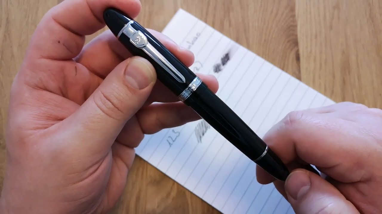 Gullor Advanced, Bester Tintenroller / Kuli von Jinhao. Er sieht aus wie ein Füller :-)