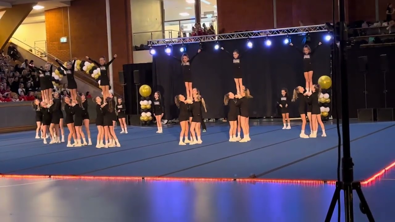 Ultimate Cheer Xtreme Drama tävling STARS