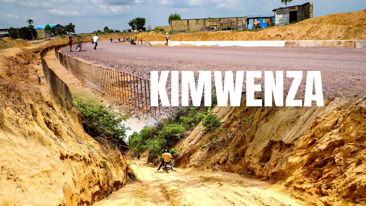 DÉCOUVERTE KIMWENZA LA ROCADE EST MENACÉE PAR L'ÉROSION QUI FRAPPE CE QUARTIER. L’ENTRETIEN DE RAILS