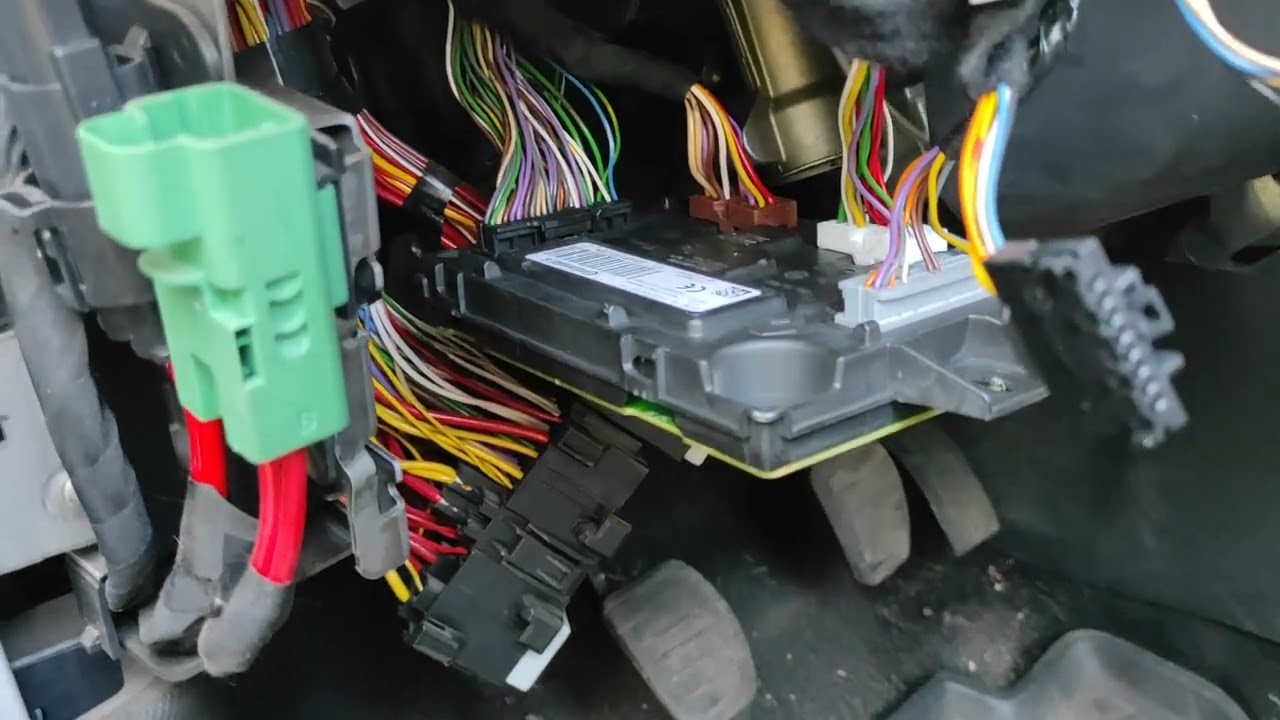 Renault Clio 4 - nie działają przednie wycieraczki.