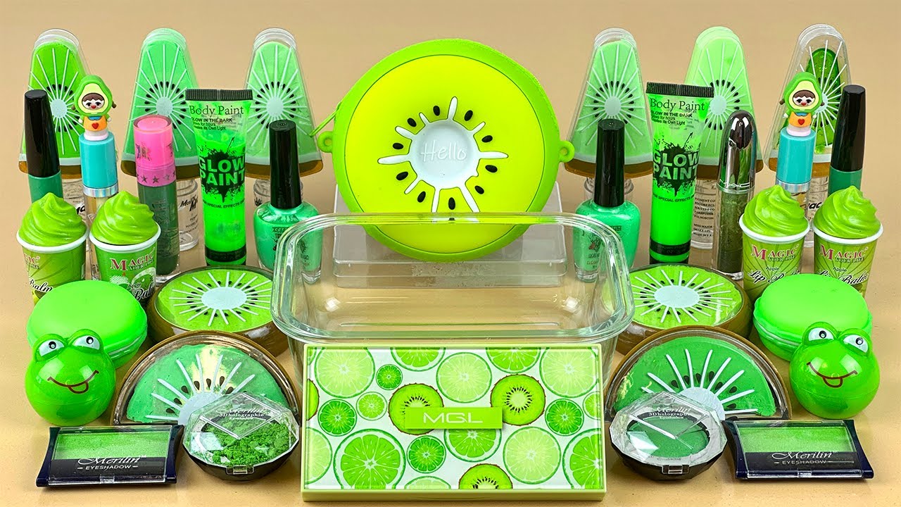 ASMR Slime Mixing ”KIWI” 💚🥝💚 makeup, Eyeshadow, glitter into slime. Satisfying slime video.