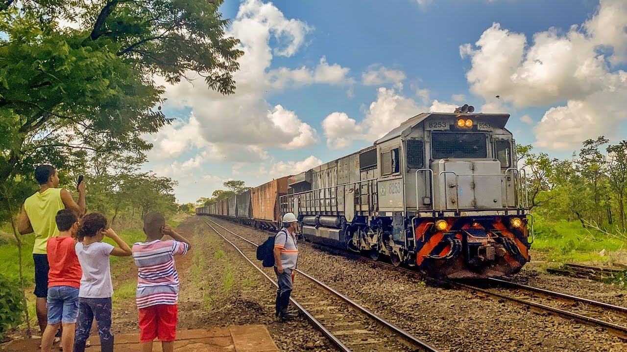 Trem da VL! Parando em ZHB para Troca de Maquinista.