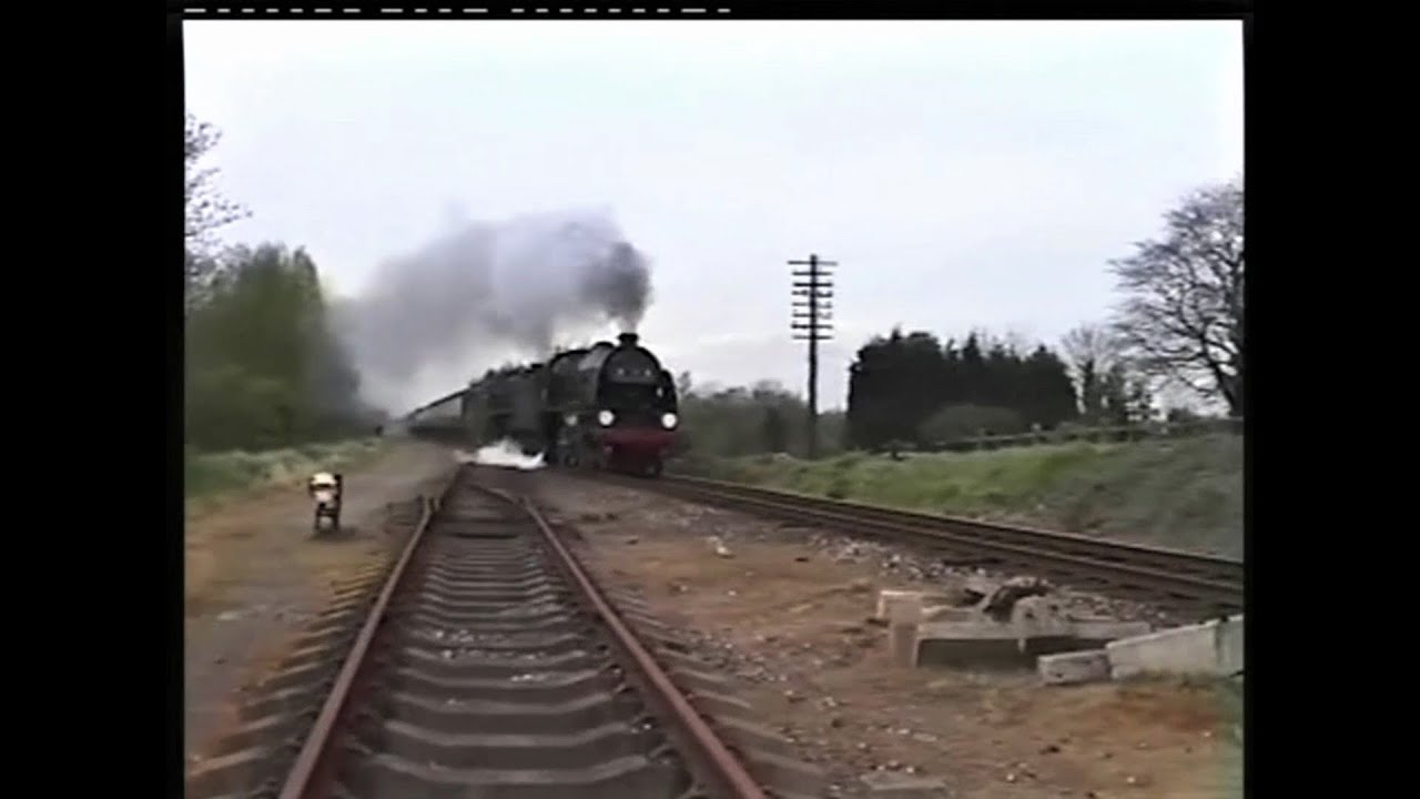 30777 Sir Lamiel + 34039 Boscastle at speed approaching Quorn Station. GCR 22.04.98