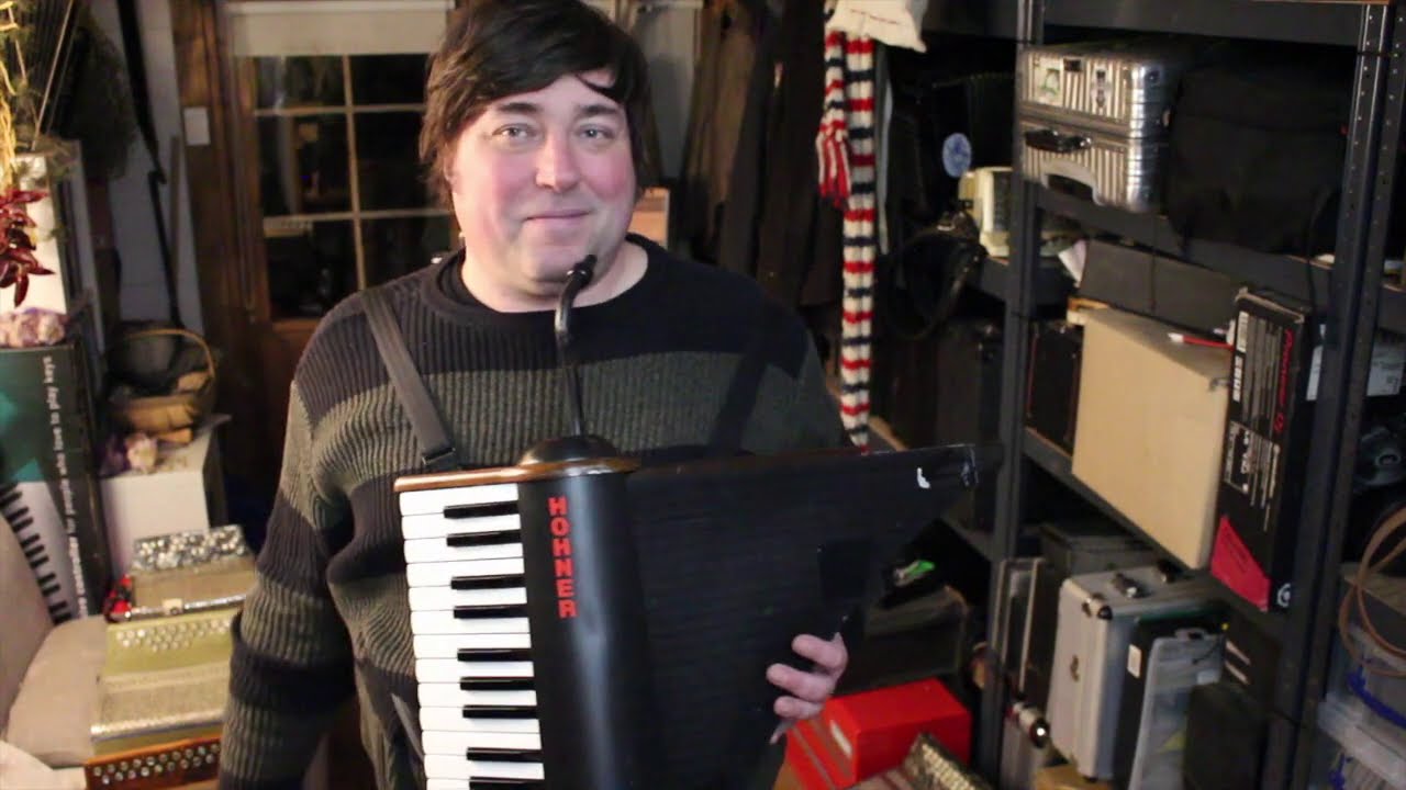 Squeezebox Advent Calendar with John Spiers - December 12th - Hohner Claviola