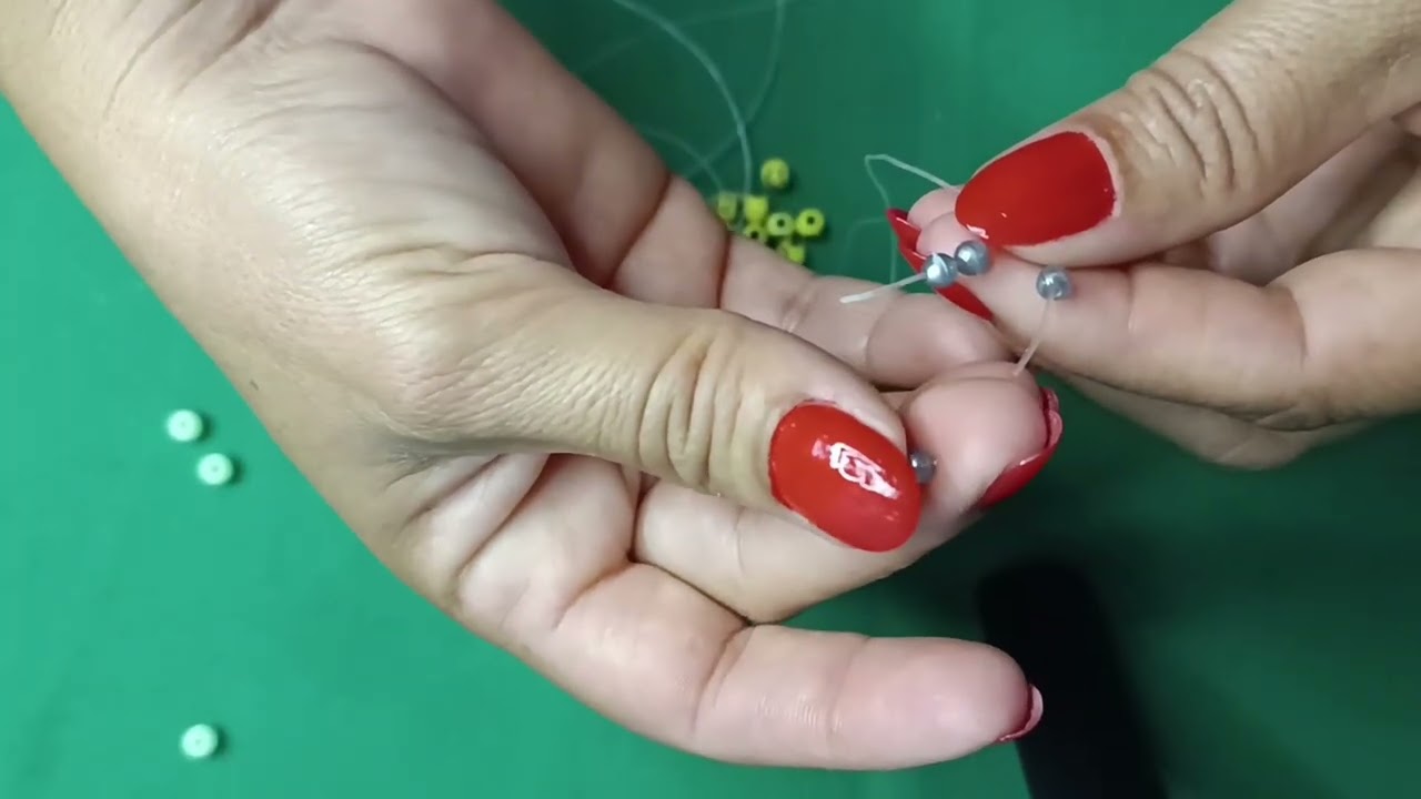 Pulseira entrelaçada com emoji 😃☺️😘🙂😊