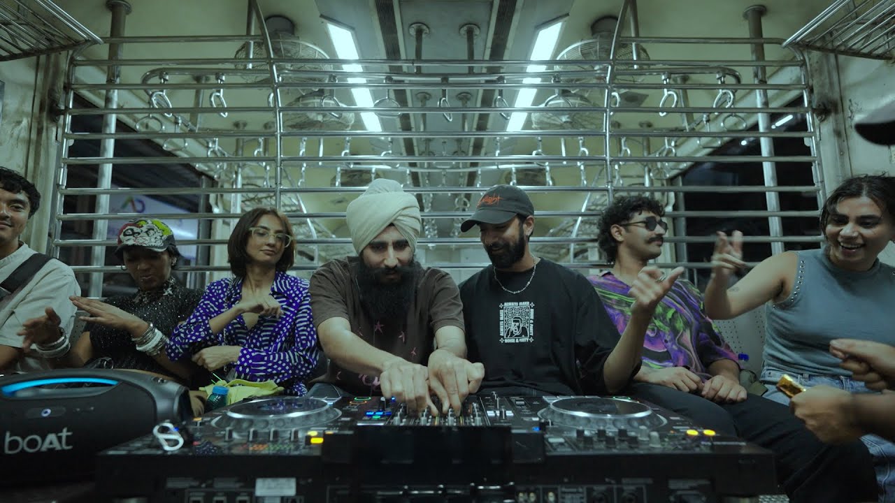 Playing a DJ set in the Mumbai local train | Baalti x CrabCulture