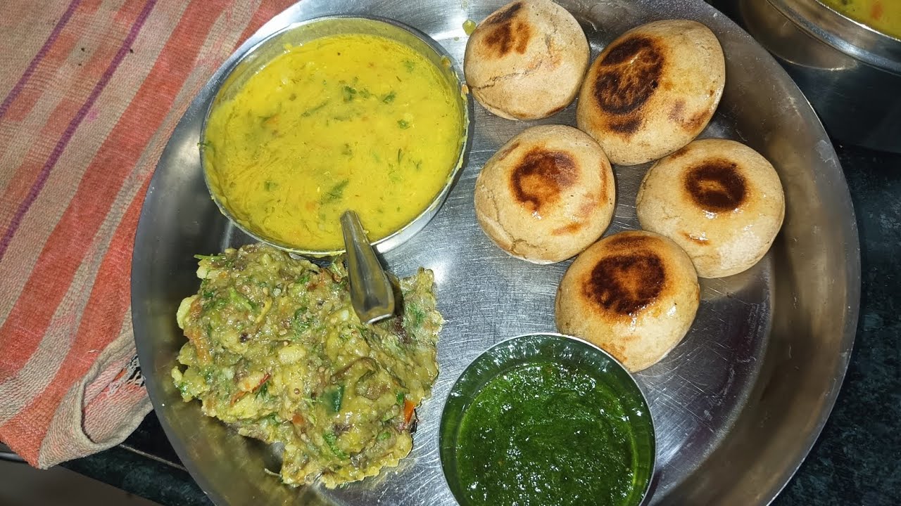 आज बनाई में दाल बाटी चोखा एक बार बना के जरूर खाओ 😋 Kitchen # recepie 😋