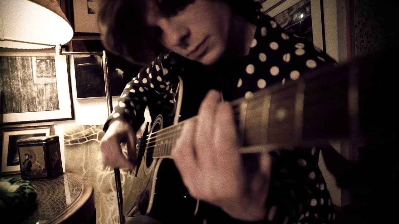 Takáts Eszter Beat Band: Ha túl közel vagy (Official Video)
