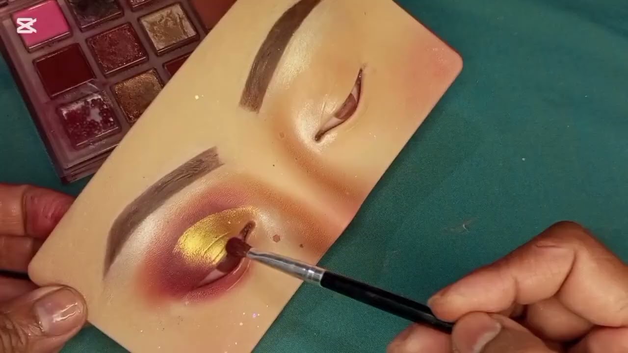 Golden bridal 👁️✨ make up toturial  . step by step easy cut crease  bnana 