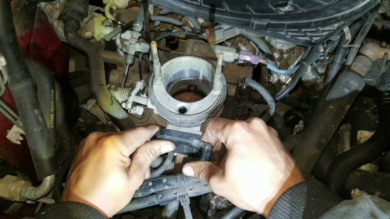 Cambio O Limpieza De Sensor MAF  ( Sensor de flujo de aire ) Nissan pickup 2.4L