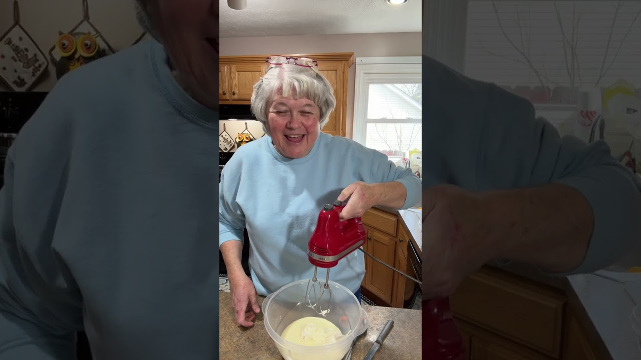 Lemon cream icebox pie