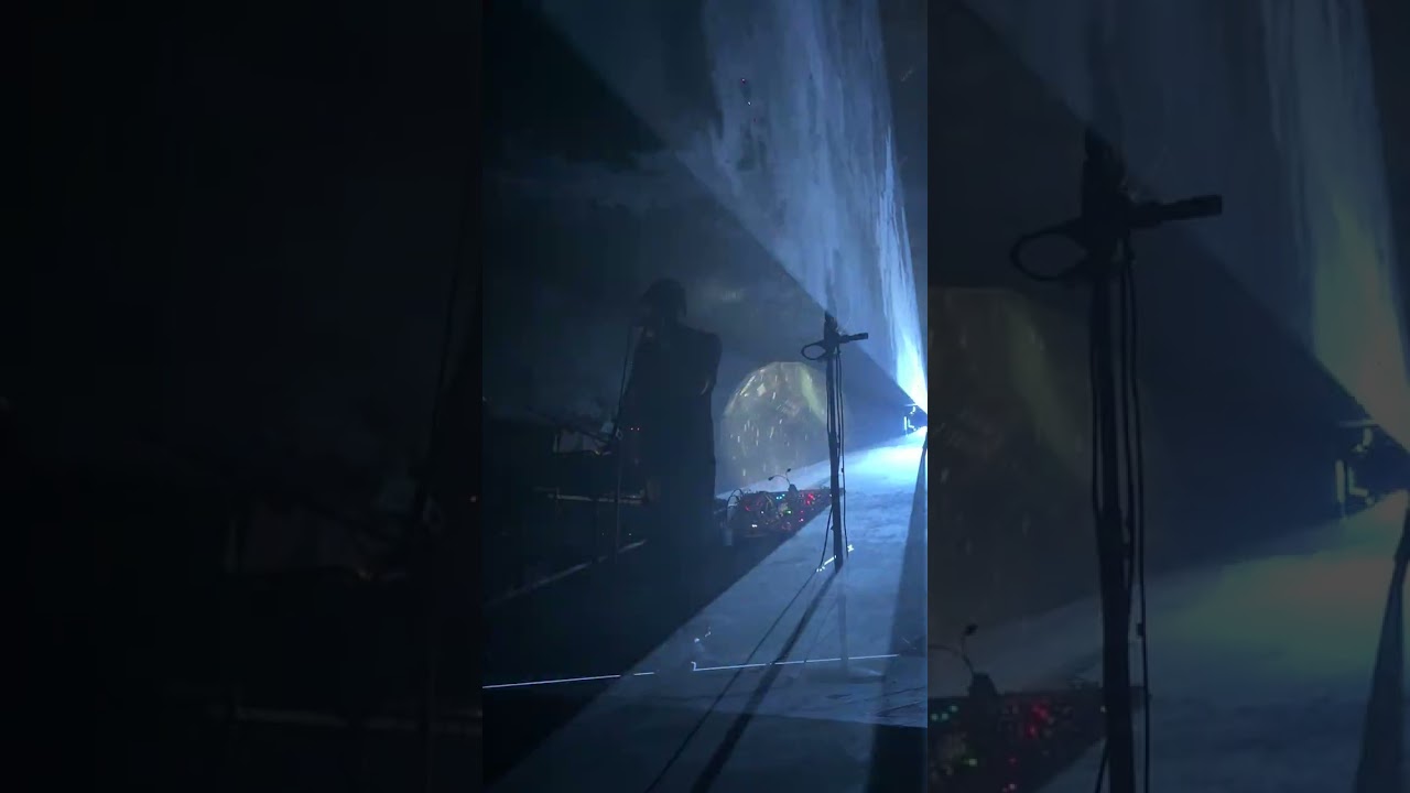 Patrick Watson - Gordon in the Willows (Intro + full song) [Auditorio BB - CDMX]