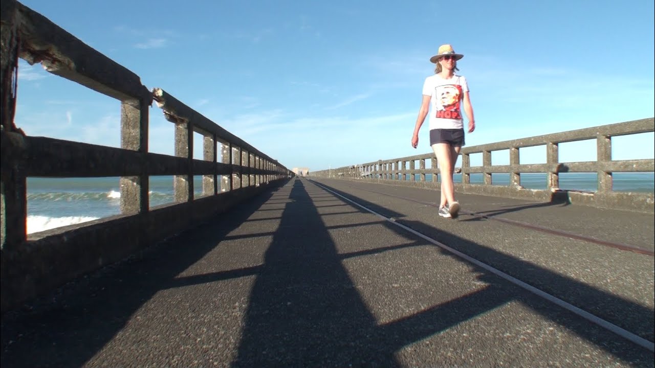 Day 27 - Gisborne To East Cape: Multilingual Mayor, Beautiful Beaches, NZ's Longest Wharf