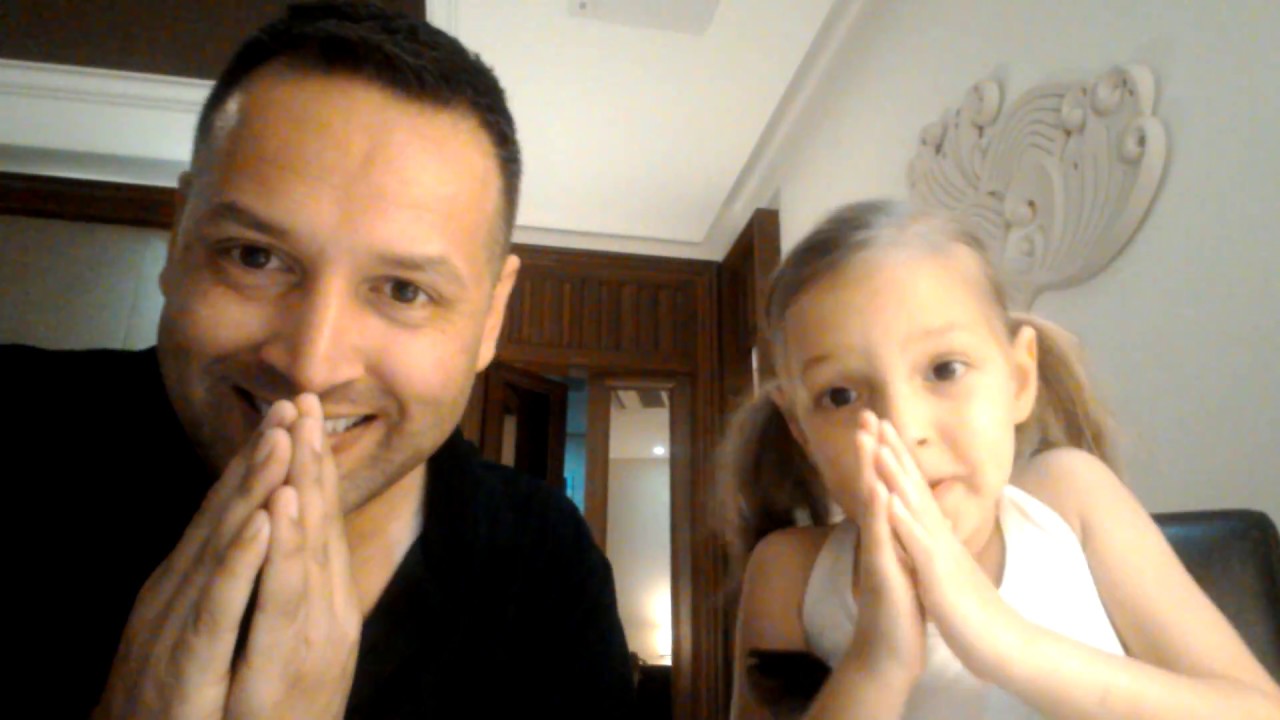 5 Year Old Polyglot Alice and Stu Jay Raj Speak Thai, Chinese, Russian, English