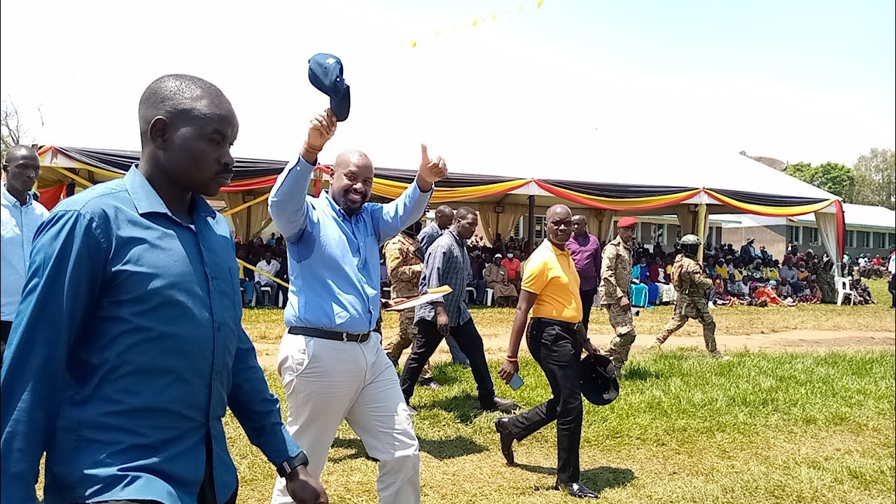 Gen. Muhoozi paralyses Bukeddea on his arrival in Teso region, over 300mps pay allegiance