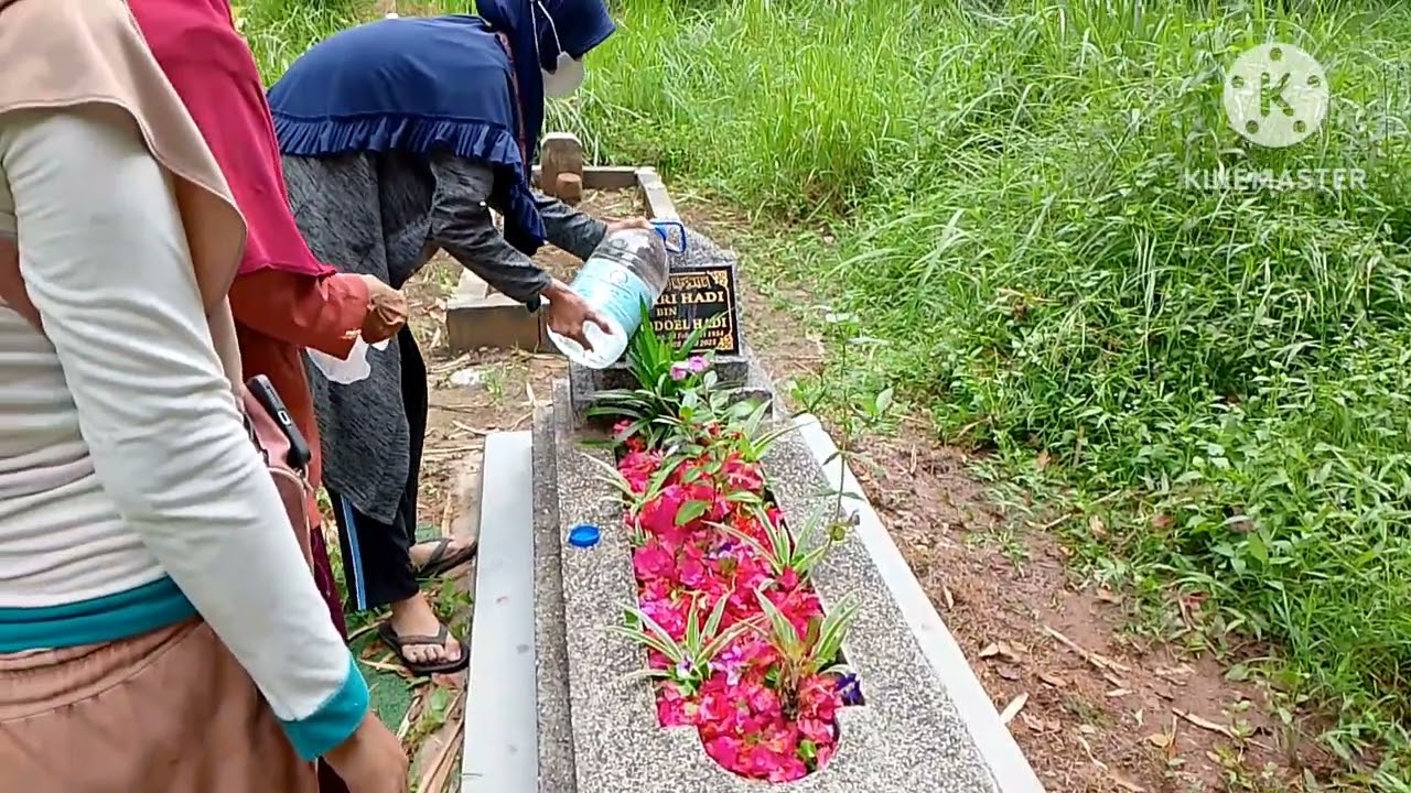 Nyekar ke makam Bapak hari ke 125🫶 #grateful #vlogs #jannah#adem 