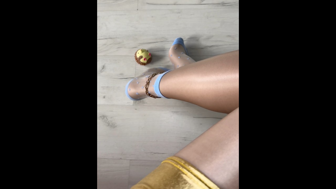 #goldskirt #crushing #goldpantyhose #wolfordtights  #bluesocks #shinypantyhose #shinylegs #tights