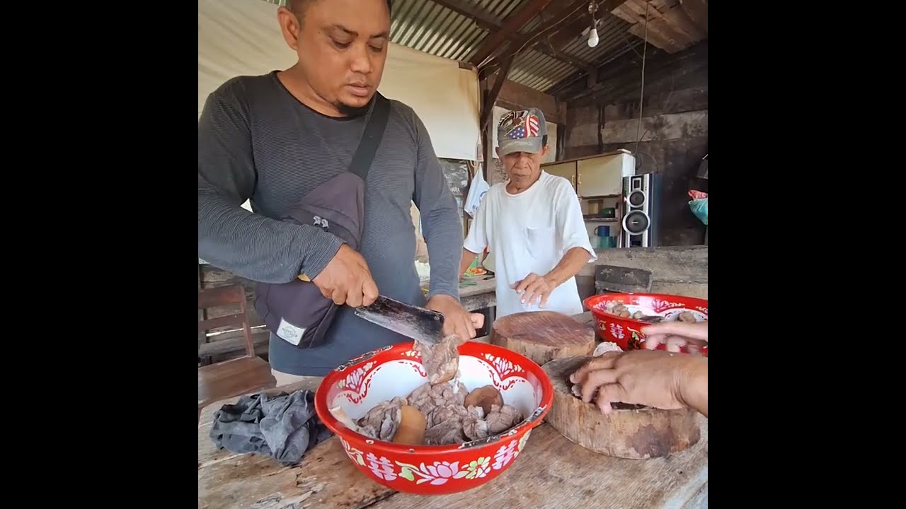 Begini cara panggang daging ala lapo tuak gais. Malletek