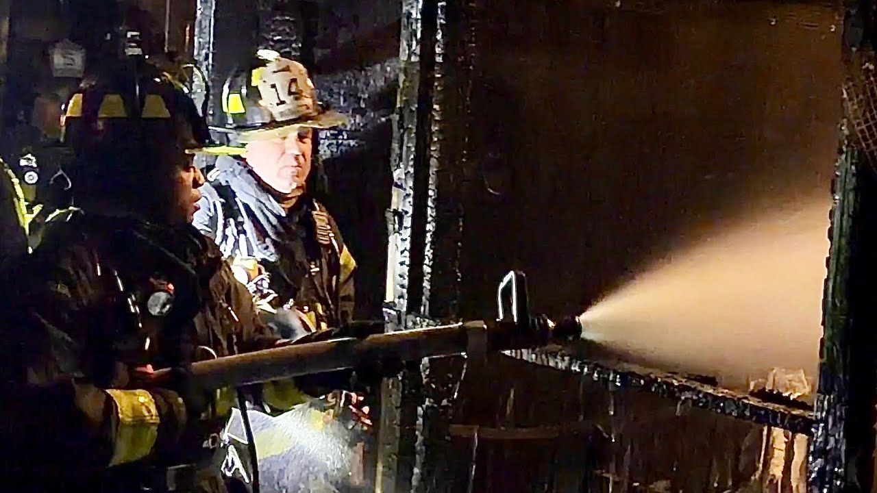 FDNY BOX 0576 ~ FDNY BATTLING 2ND ALARM IN BACK OF HOTEL ON WEST 17TH STREET IN CHELSEA, MANHATTAN.