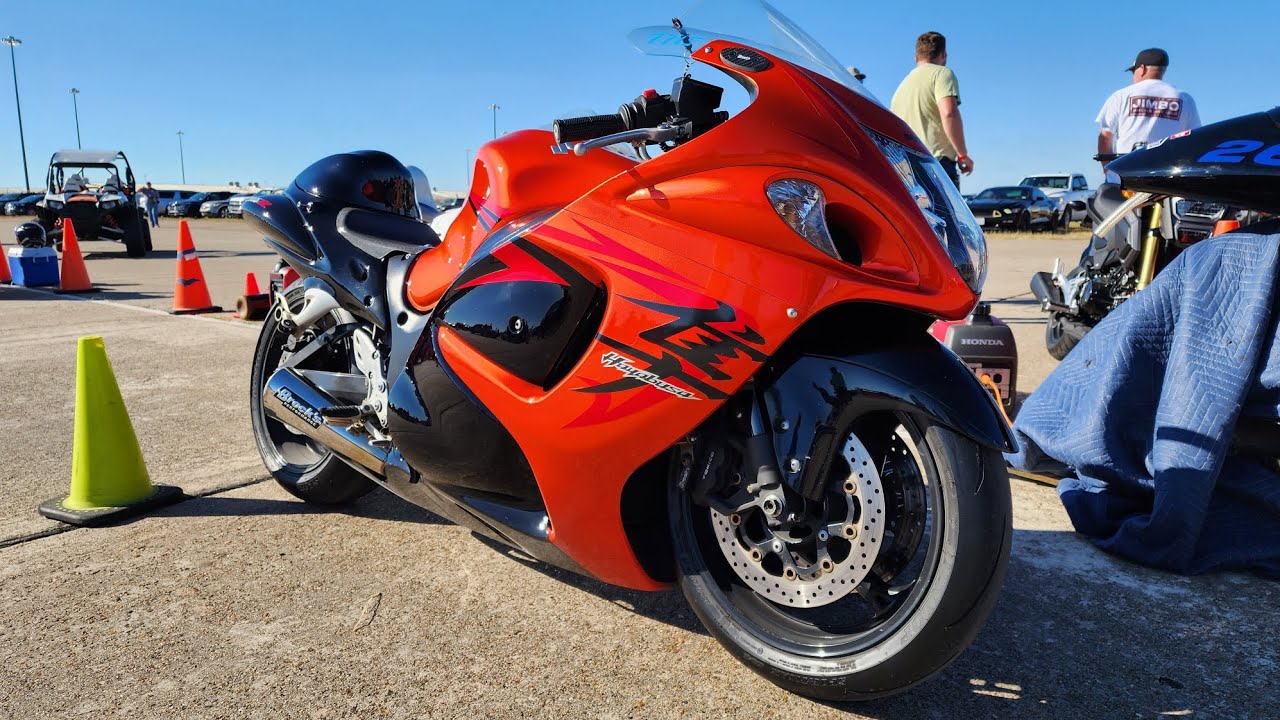 100,000+ mile Hayabusa goes over 200MPH at the TX Mile