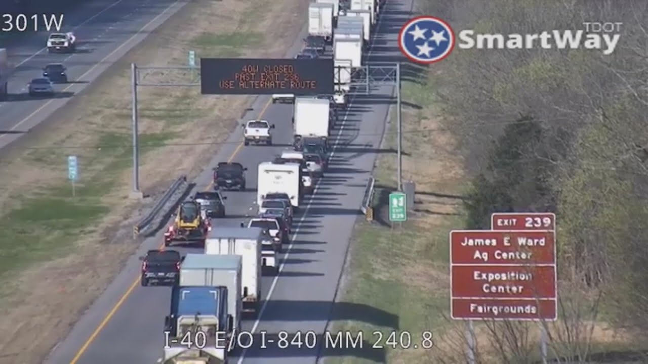 Injury crash closes I-40 in Lebanon