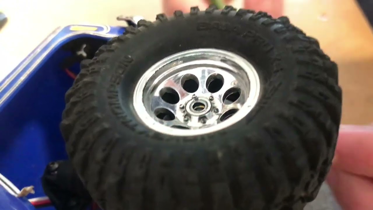 How to put spacers on a Traxxas TRX-4M High Trail