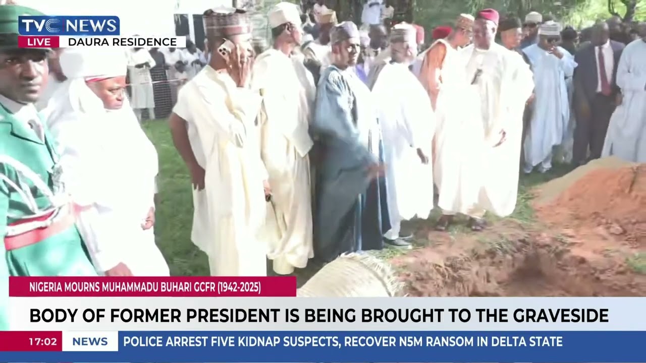 Buhari: Pres. Tinubu Leads Family Members, Dignitaries To  GraveSide