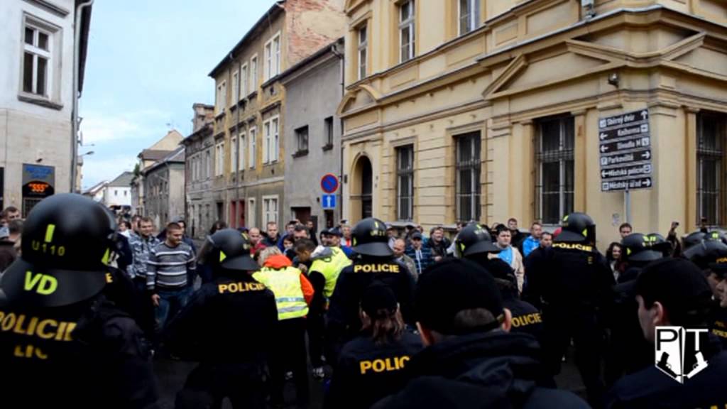 Nepovolený pochod po demonstraci v Duchcově
