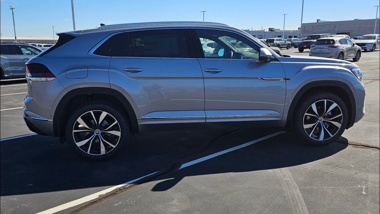2026 VW Atlas Cross Sport SEL Premium R-Line 360&deg; quick view 