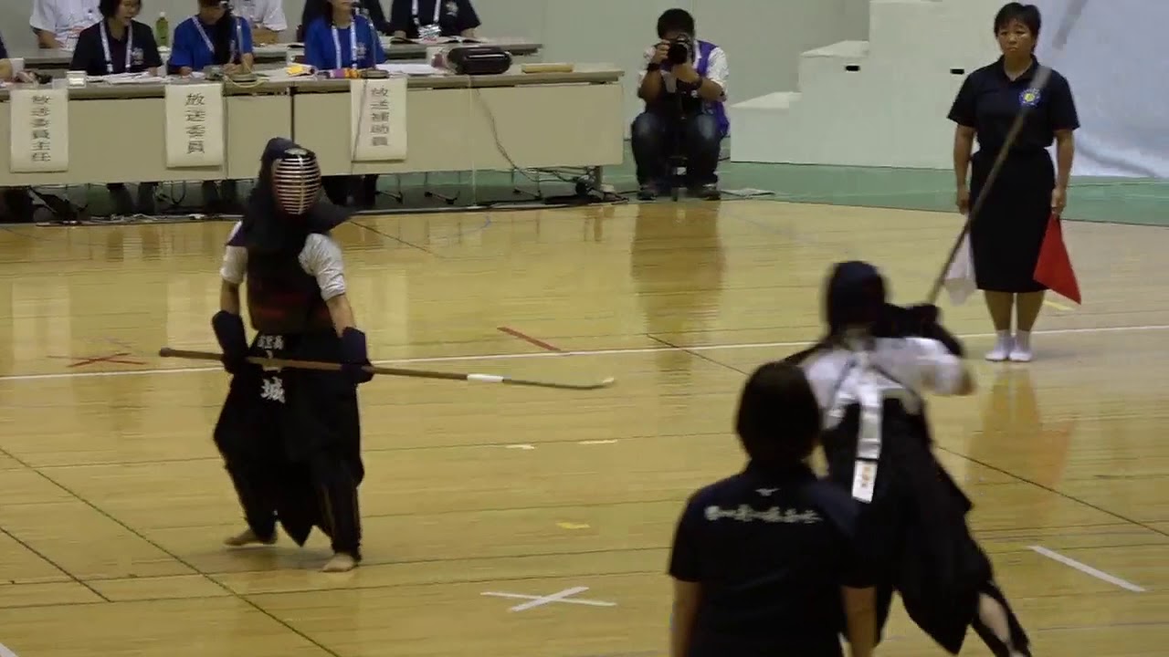 2019年IH なぎなた 女子 個人 決勝 山城り子 （首里 沖縄） × 出口茉歩 （関西福祉科学大高 大阪）