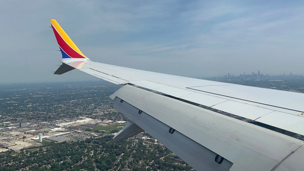 Southwest Airlines Boeing 737 MAX 8 Landing in Chicago (Midway)
