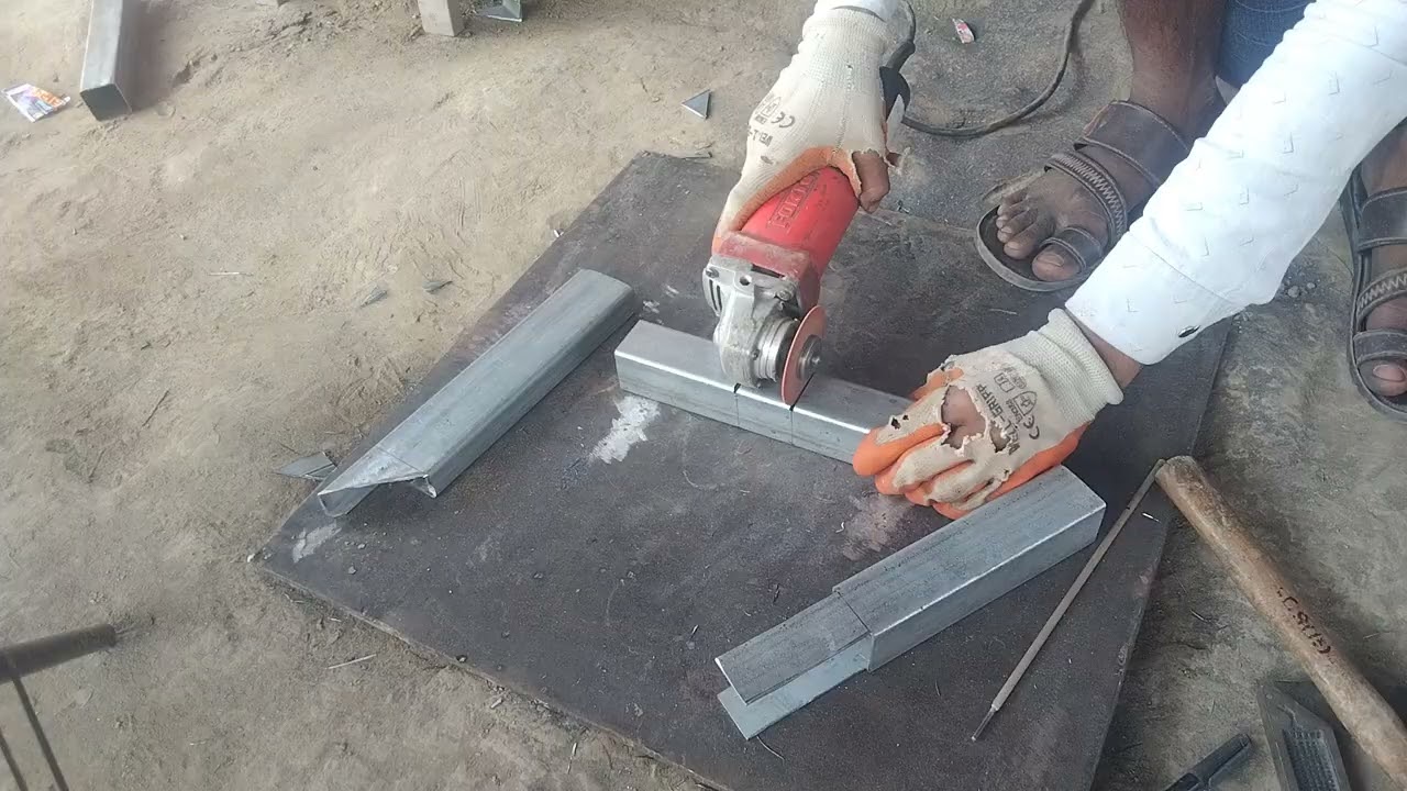 T Clip joint in Plate
