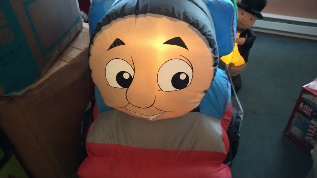 Обзор надувного паровозика Томаса от Gemmy Christmas Airblown Inflatable 5,5 футов (2010 г.)