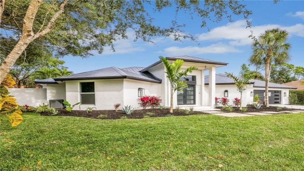 1803 Imperial Golf Co Blvd, NAPLES, FL Presented by Keith Rummel.