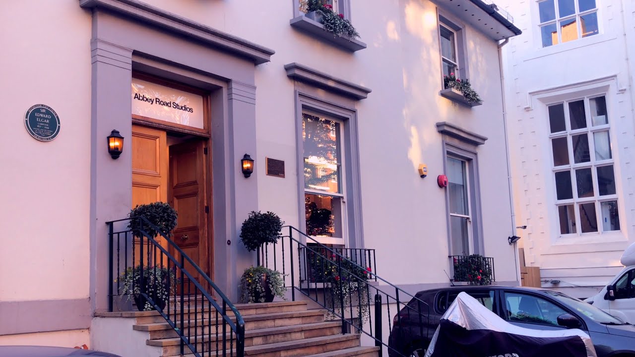 MAYOR TOM - Paracetamol - Live at Abbey Road Studios (Videoclip)