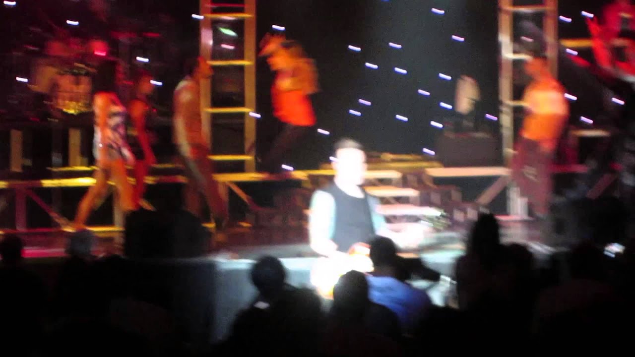MJ Live @ The Rio - Beat It
