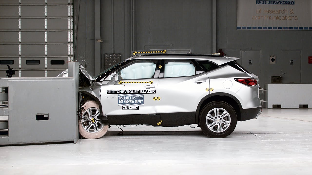 2020 Chevrolet Blazer driver-side small overlap IIHS crash test