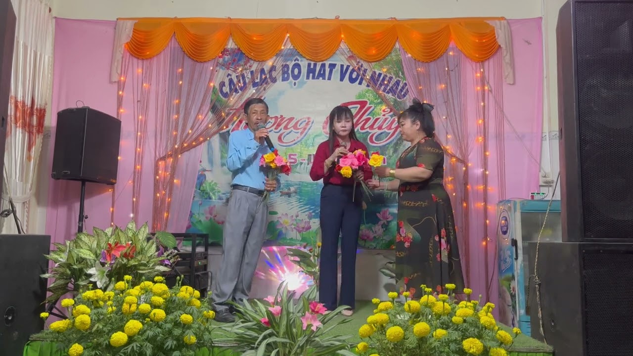 Hoài Dủng & kim Vuông trình bày ca khúc người tình trên chiến trận 
