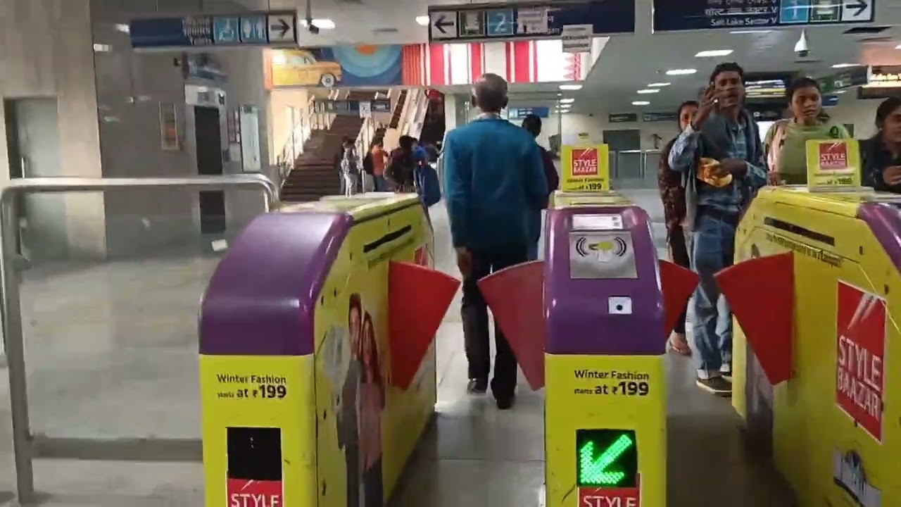 Karunamoyee Metro station to Howrah Metro station 