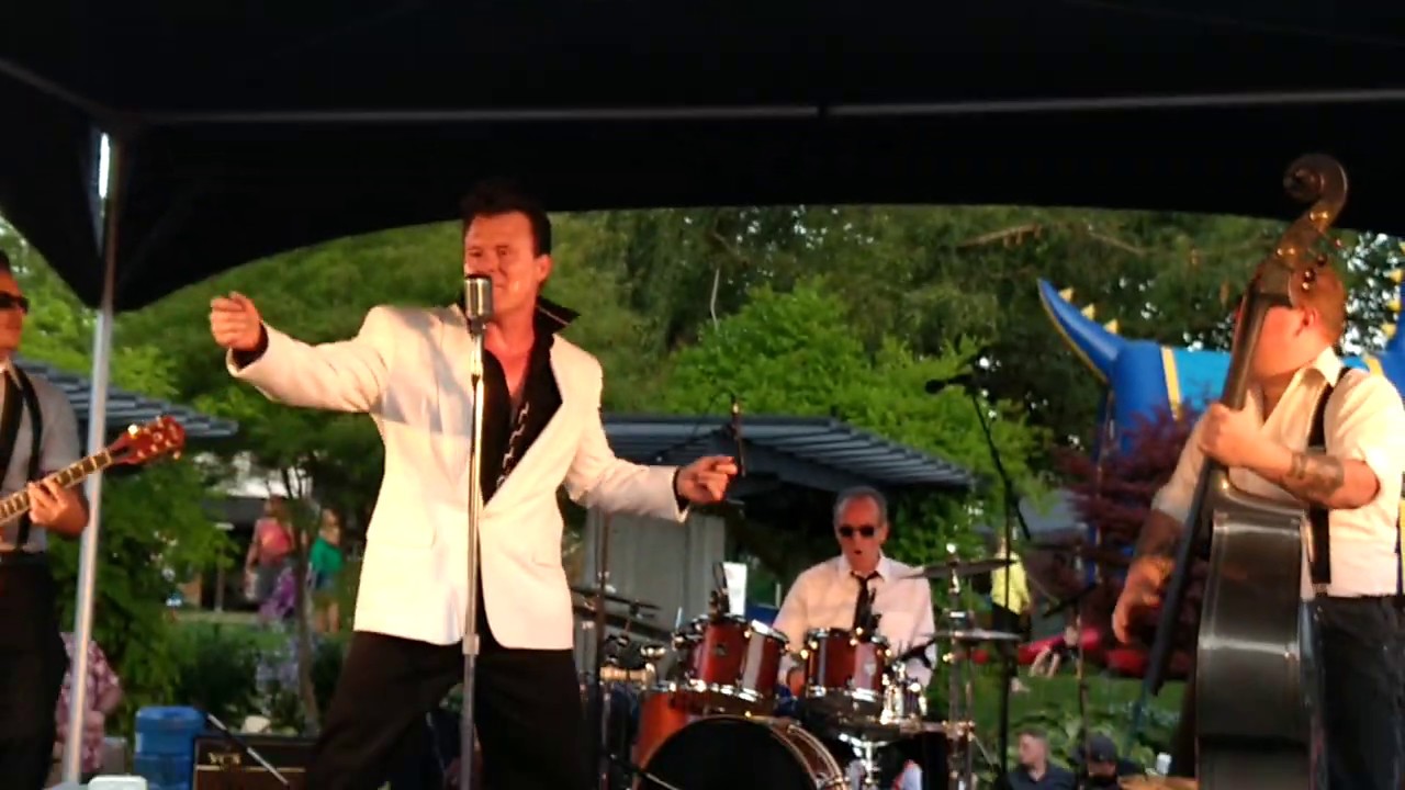 STEVE ELLIOTT ELVIS and the LOUNGE HOUNDS 