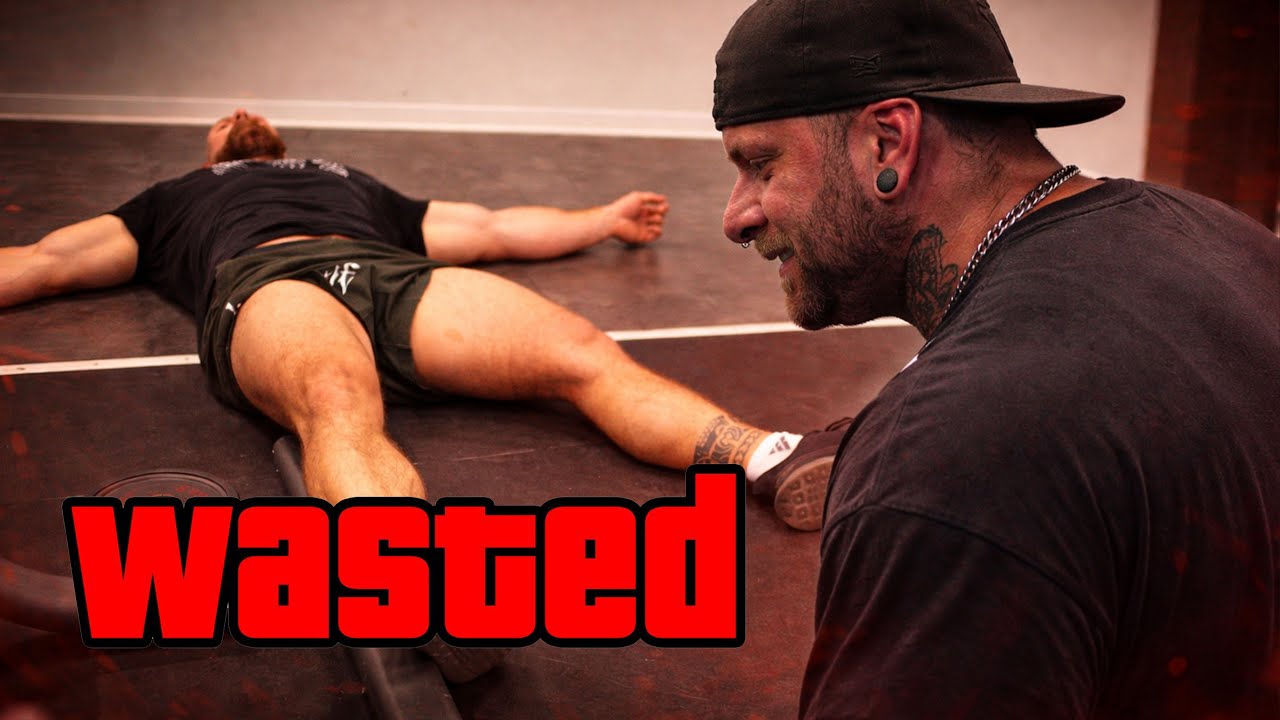 BODYBUILDER PRO MI DISTRUGGE LE GAMBE - Leg day con Cristian Ciampani