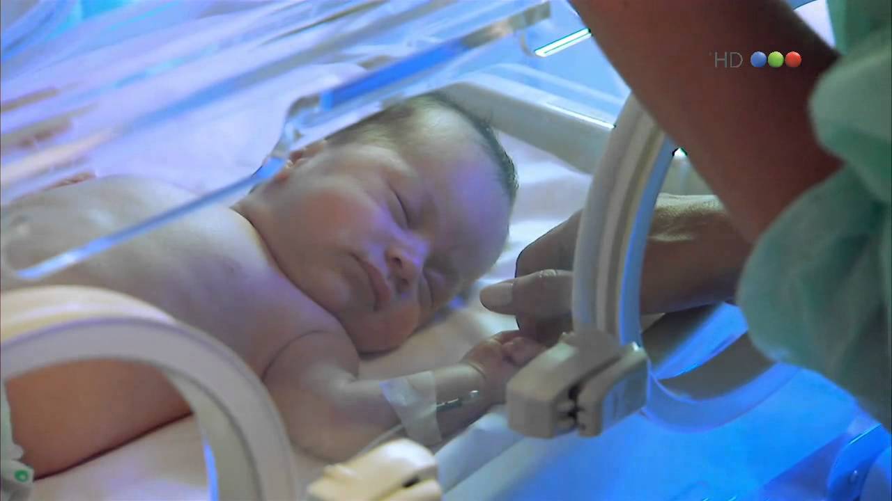 Tierna escena de Juan Gil Navarro como Pap&aacute; (Mi amor mi amor: Laly y Juan)